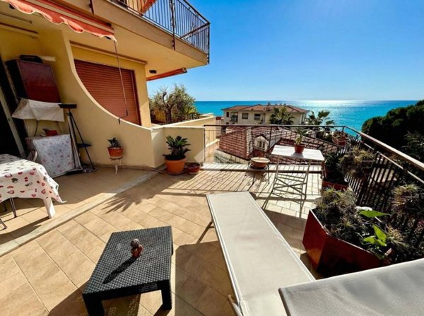 appartamento in vendita a Cipressa