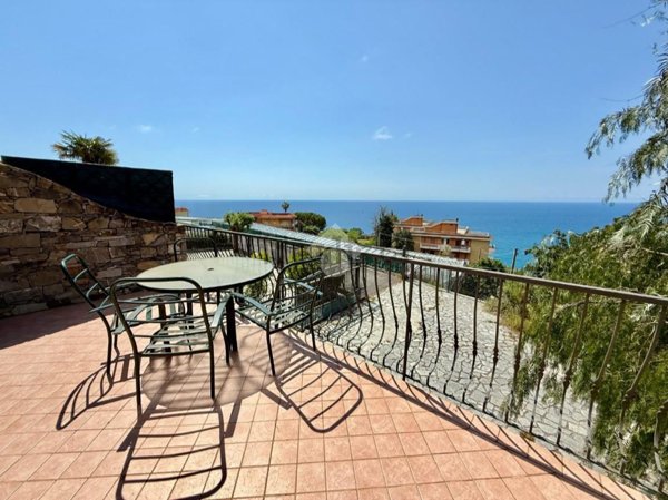 appartamento in vendita a Cipressa