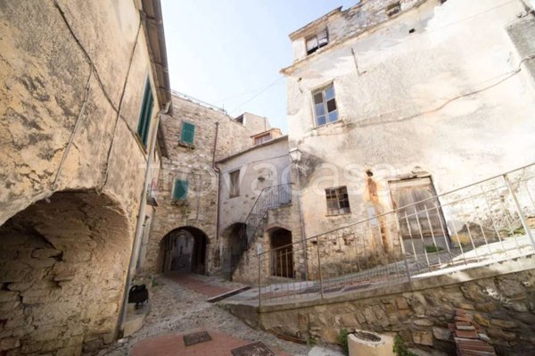 casa indipendente in vendita a Cipressa