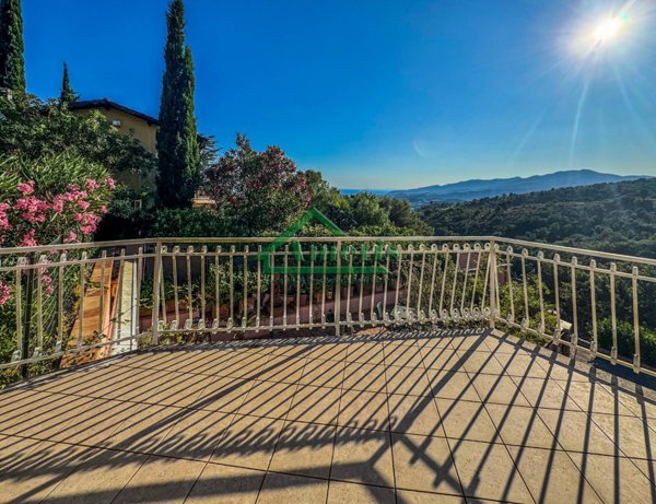 casa indipendente in vendita a Cipressa