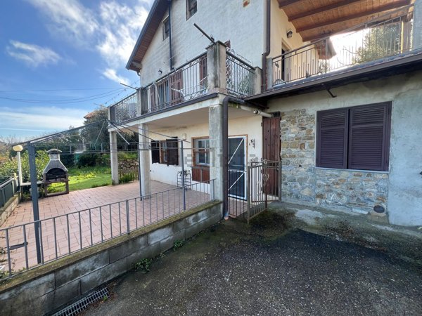 appartamento in vendita a Cipressa in zona Lingueglietta