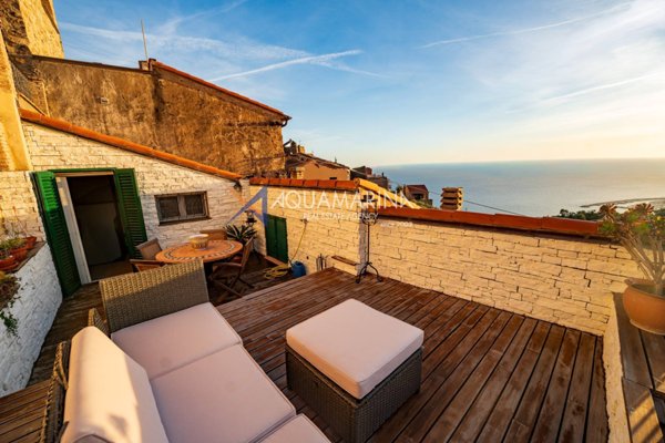 appartamento in vendita a Cipressa in zona Aregai