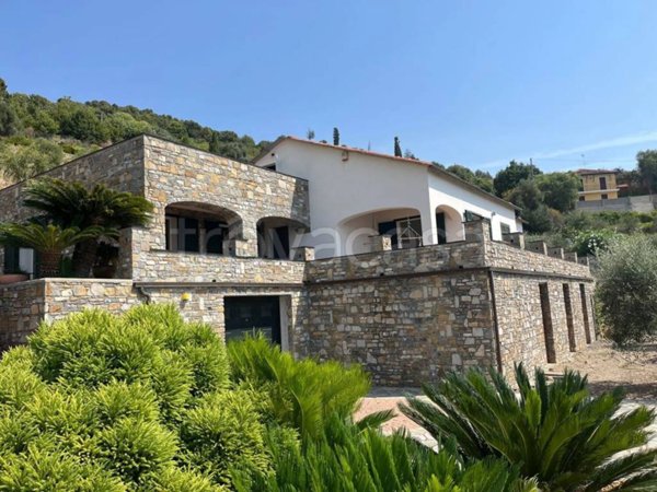 casa indipendente in vendita a Cipressa in zona Aregai