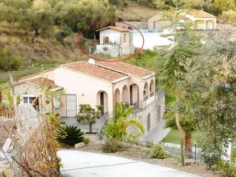 casa indipendente in vendita a Cipressa in zona Piani di Cipressa