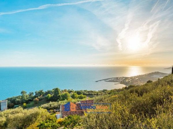 appartamento in vendita a Cipressa