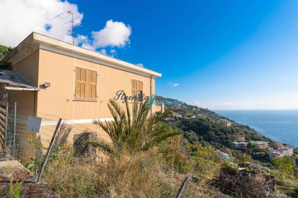 casa indipendente in vendita a Cipressa