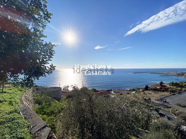 casa indipendente in vendita a Cipressa