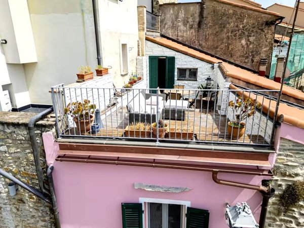 casa indipendente in vendita a Cipressa