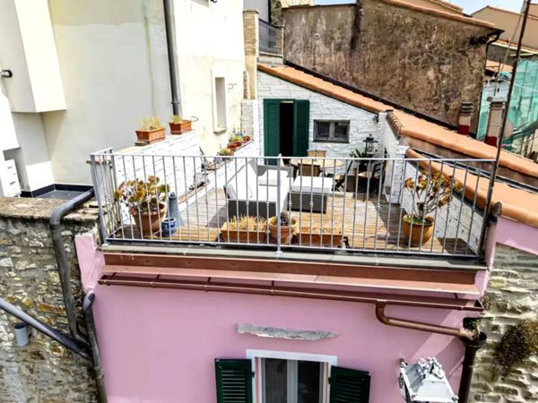 casa indipendente in vendita a Cipressa