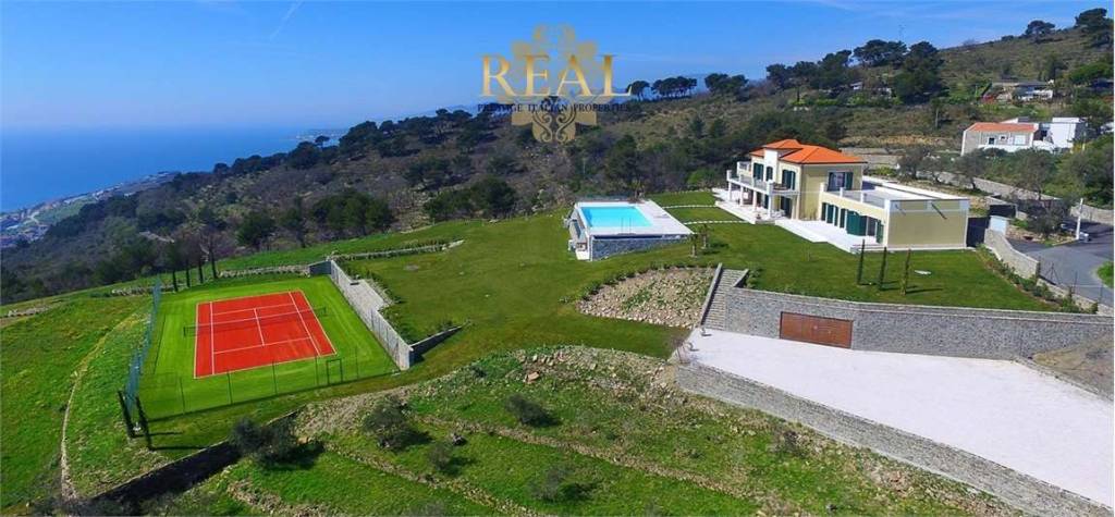 casa indipendente in vendita a Cipressa