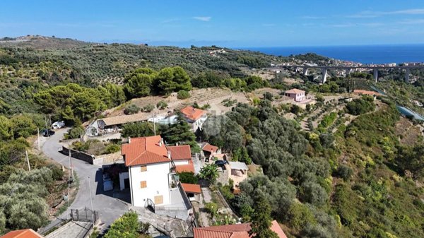 appartamento in vendita a Cipressa