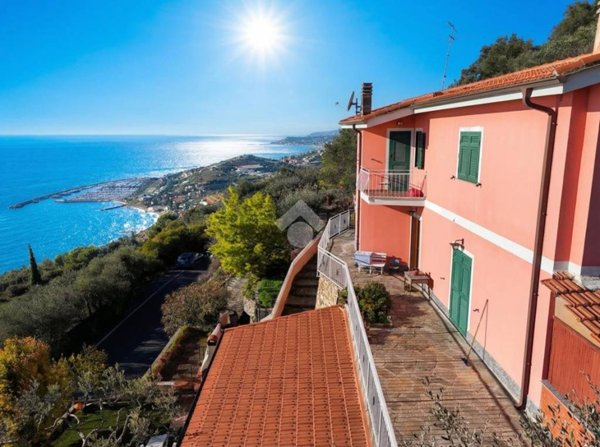 casa indipendente in vendita a Cipressa