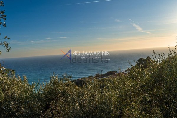 casa indipendente in vendita a Cipressa