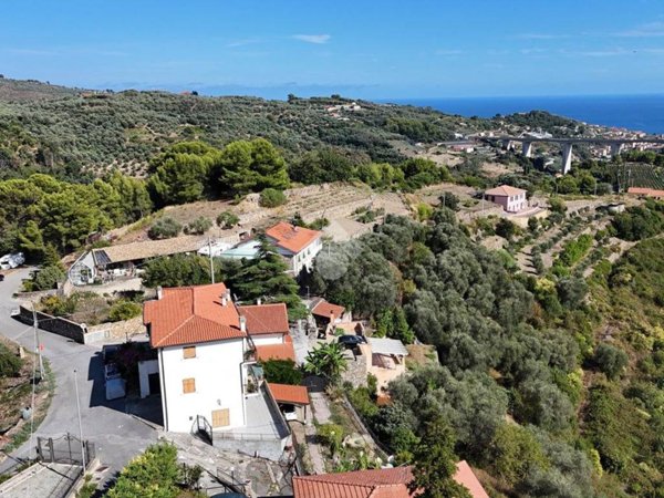 appartamento in vendita a Cipressa