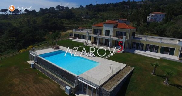 casa indipendente in vendita a Cipressa