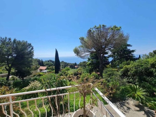 appartamento in vendita a Cipressa in zona Lingueglietta