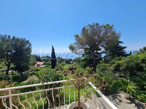 casa indipendente in vendita a Cipressa in zona Lingueglietta