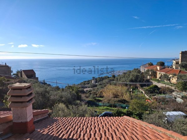 casa semindipendente in vendita a Cipressa