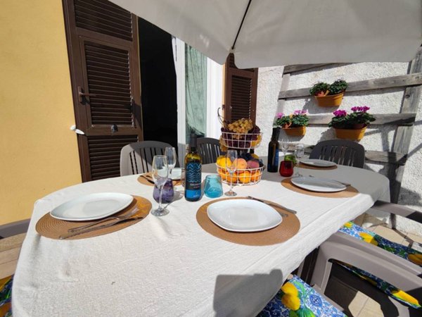 casa indipendente in vendita a Cipressa