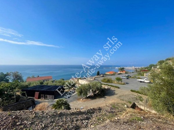 terreno agricolo in vendita a Cipressa in zona Aregai