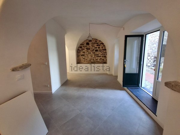 appartamento in vendita a Cipressa