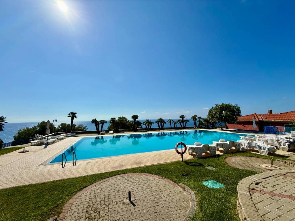 appartamento in vendita a Cipressa