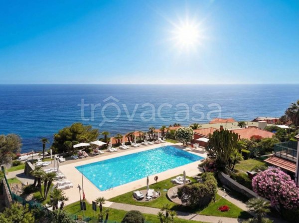 appartamento in vendita a Cipressa