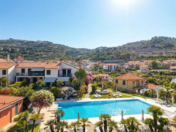 appartamento in vendita a Cipressa