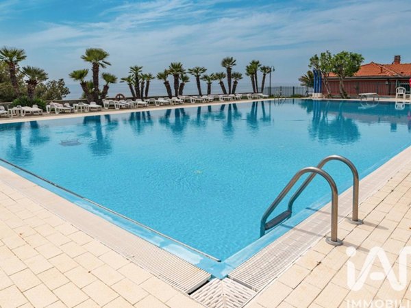 appartamento in vendita a Cipressa