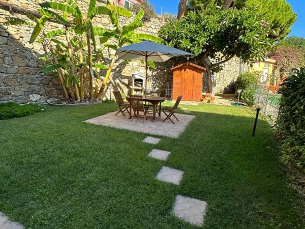 appartamento in vendita a Cipressa