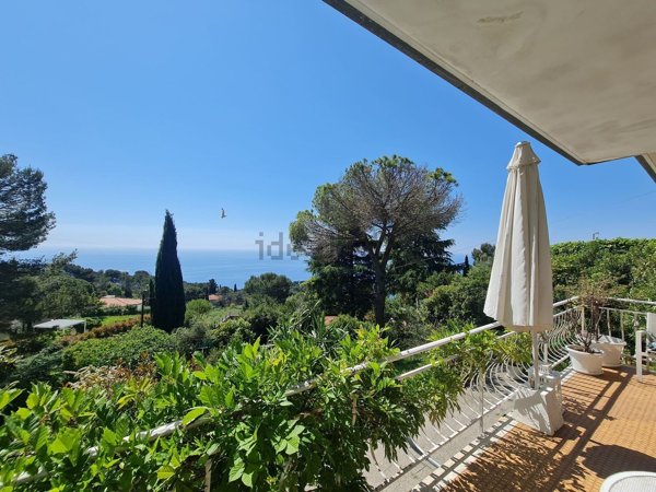 casa indipendente in vendita a Cipressa