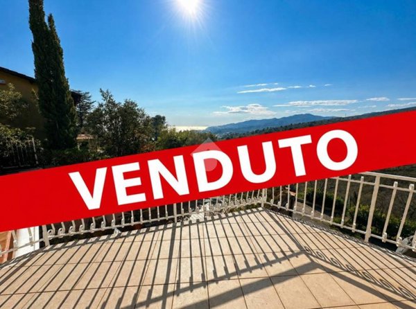 casa indipendente in vendita a Cipressa