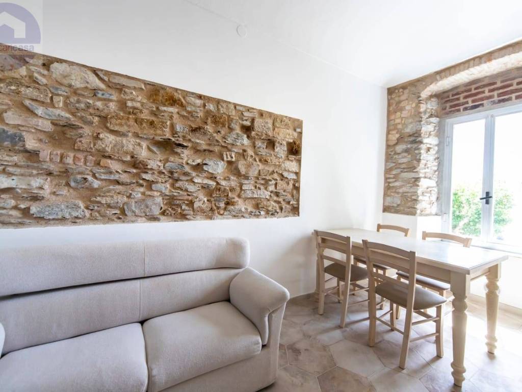 appartamento in vendita a Cipressa