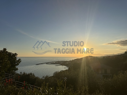 appartamento in vendita a Cipressa