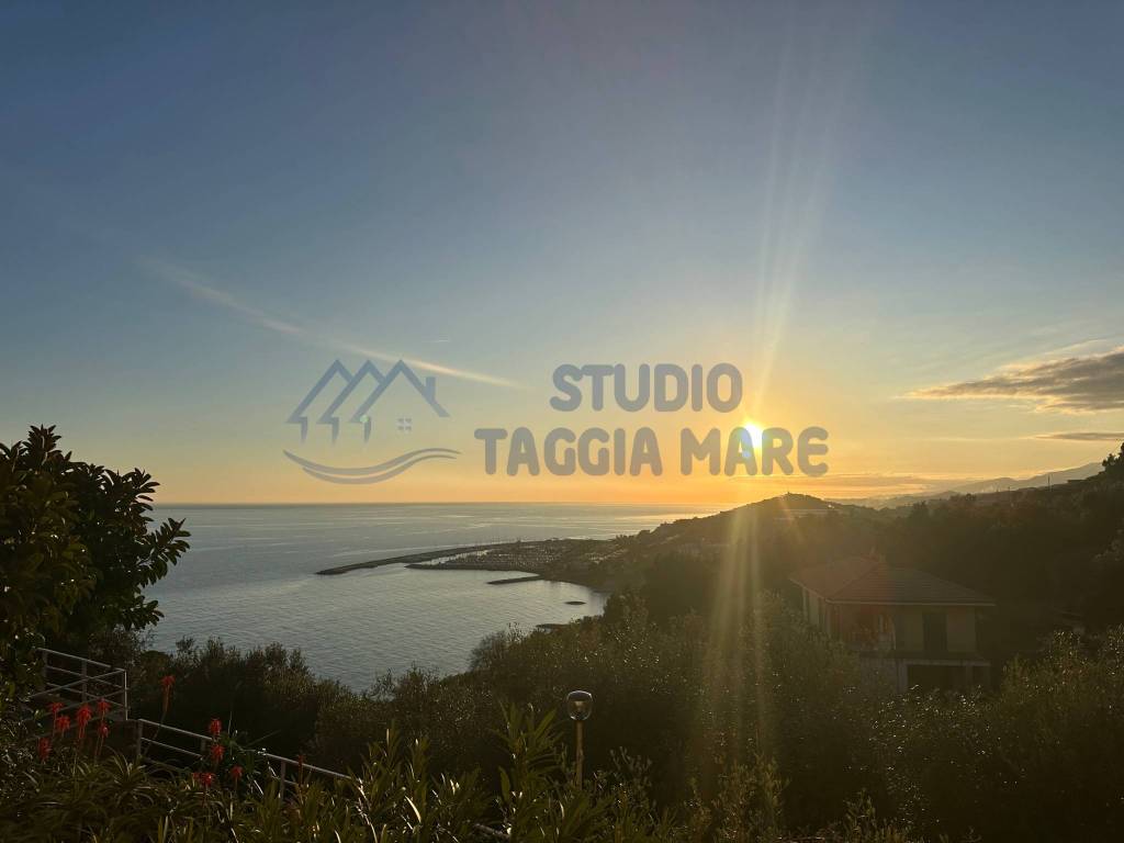 appartamento in vendita a Cipressa