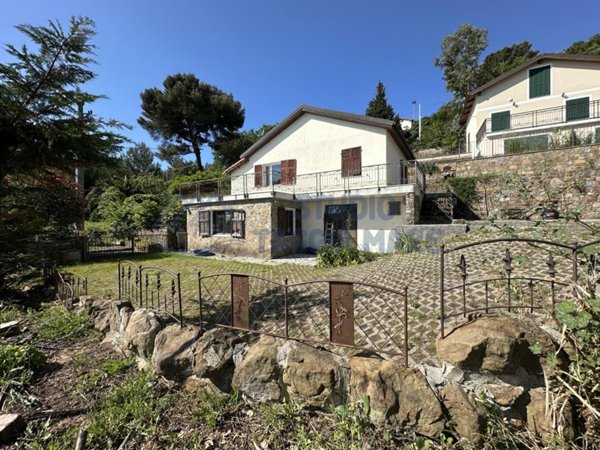 quadrivano in vendita a Cipressa in zona Piani di Cipressa