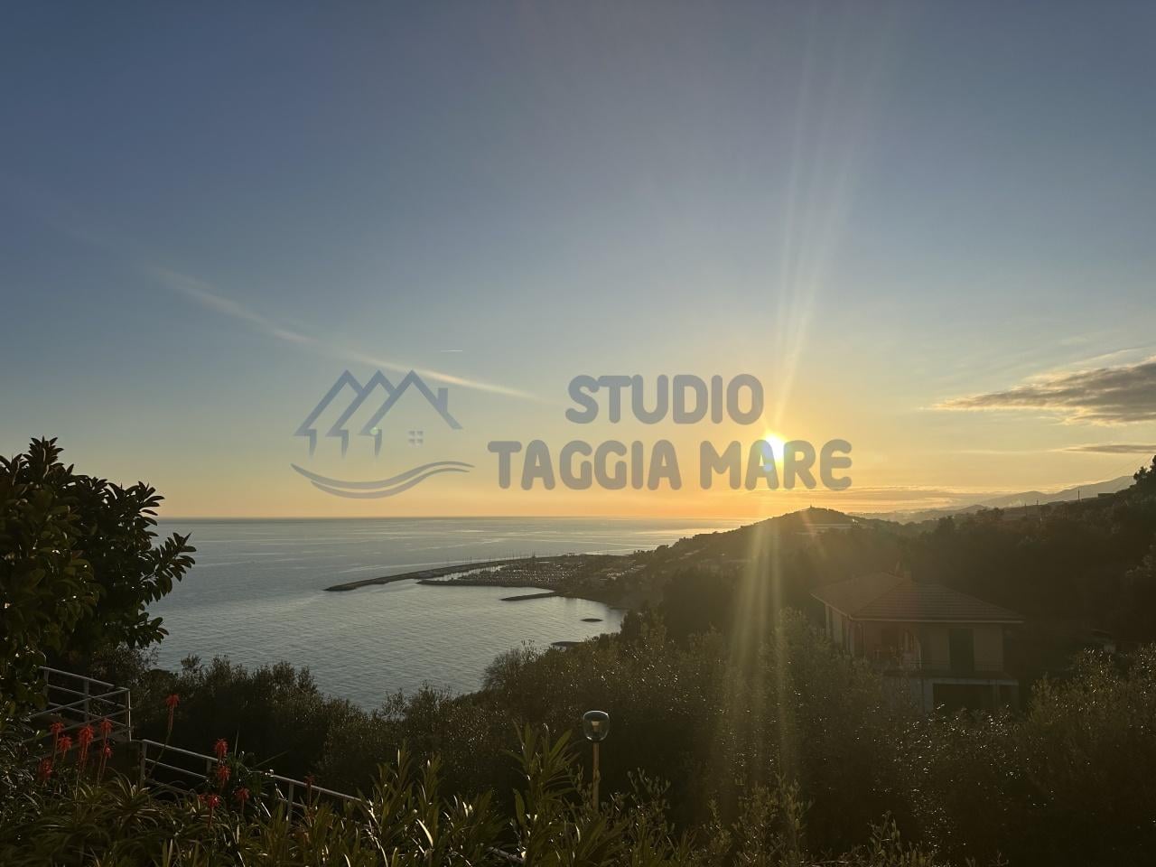 appartamento in vendita a Cipressa