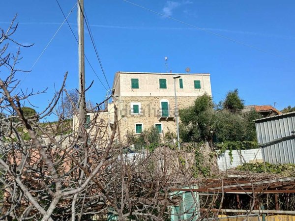 appartamento in vendita a Cipressa