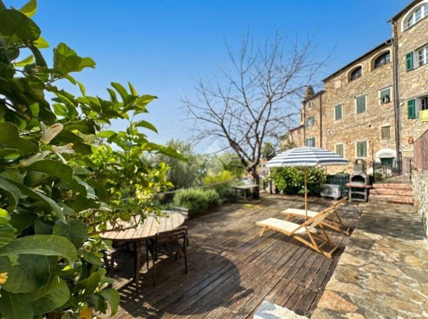 casa indipendente in vendita a Cipressa in zona Piani di Cipressa