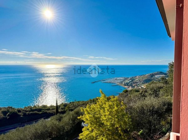 casa indipendente in vendita a Cipressa
