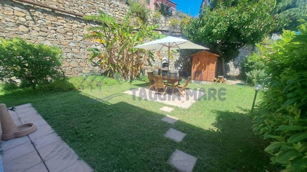 appartamento in vendita a Cipressa in zona Aregai
