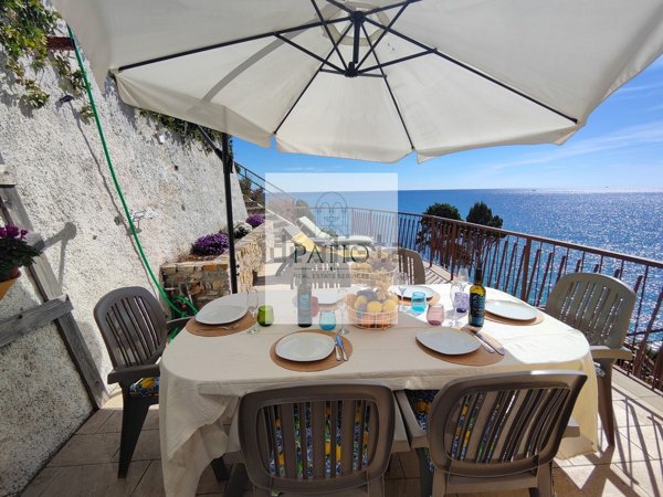 casa indipendente in vendita a Cipressa in zona Aregai