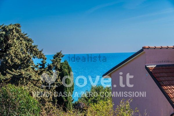 appartamento in vendita a Cipressa in zona Piani di Cipressa