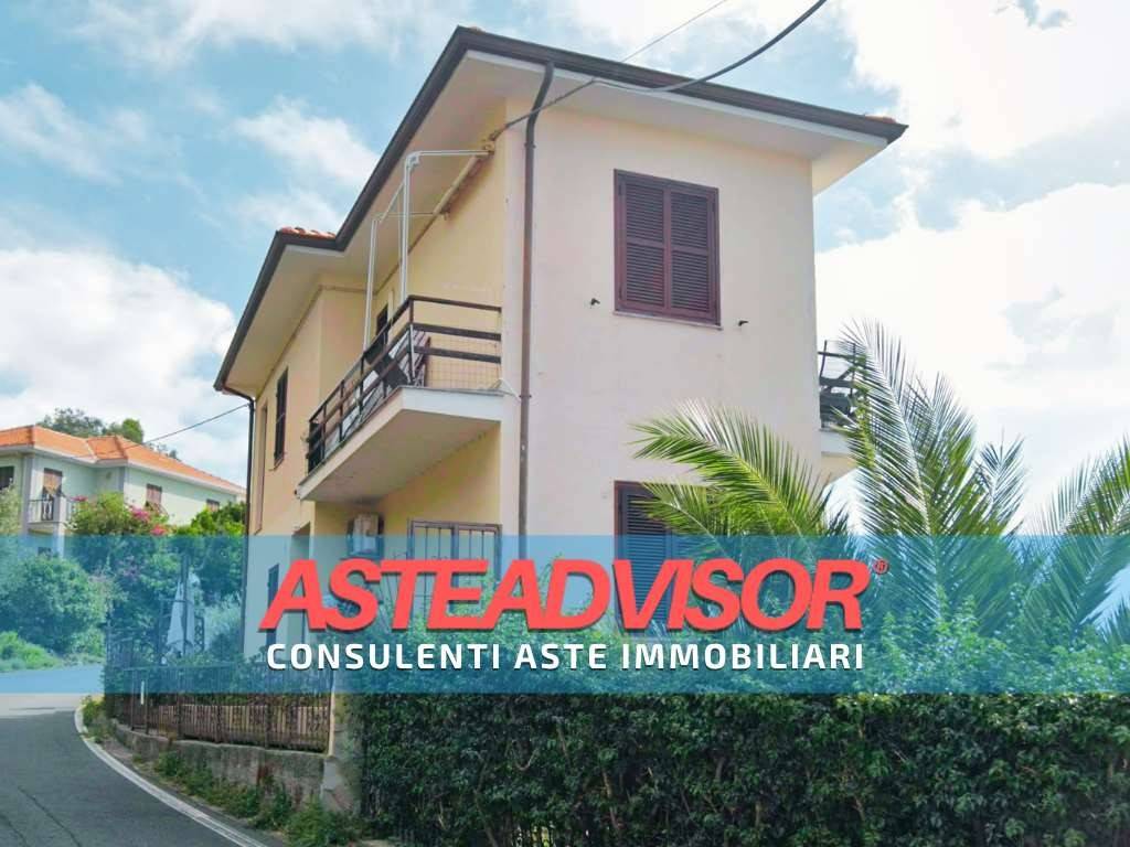 casa indipendente in vendita a Cipressa