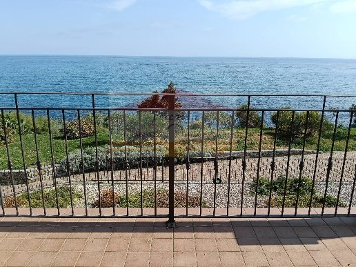 appartamento in vendita a Cipressa in zona Aregai
