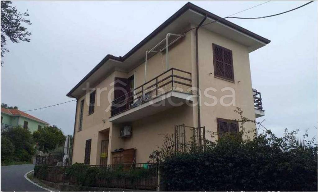 casa indipendente in vendita a Cipressa in zona Piani di Cipressa