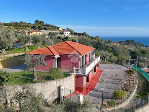 casa indipendente in vendita a Civezza