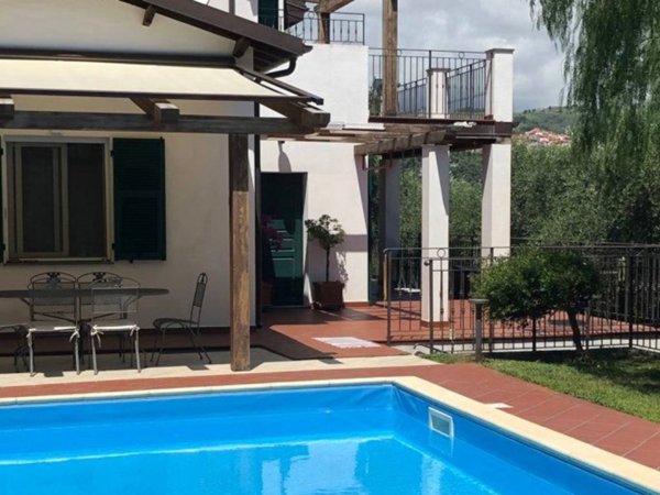 casa indipendente in vendita a Civezza
