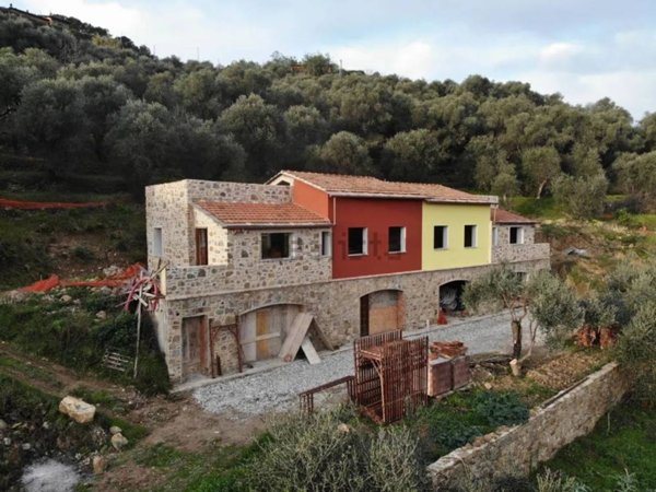 casa indipendente in vendita a Civezza