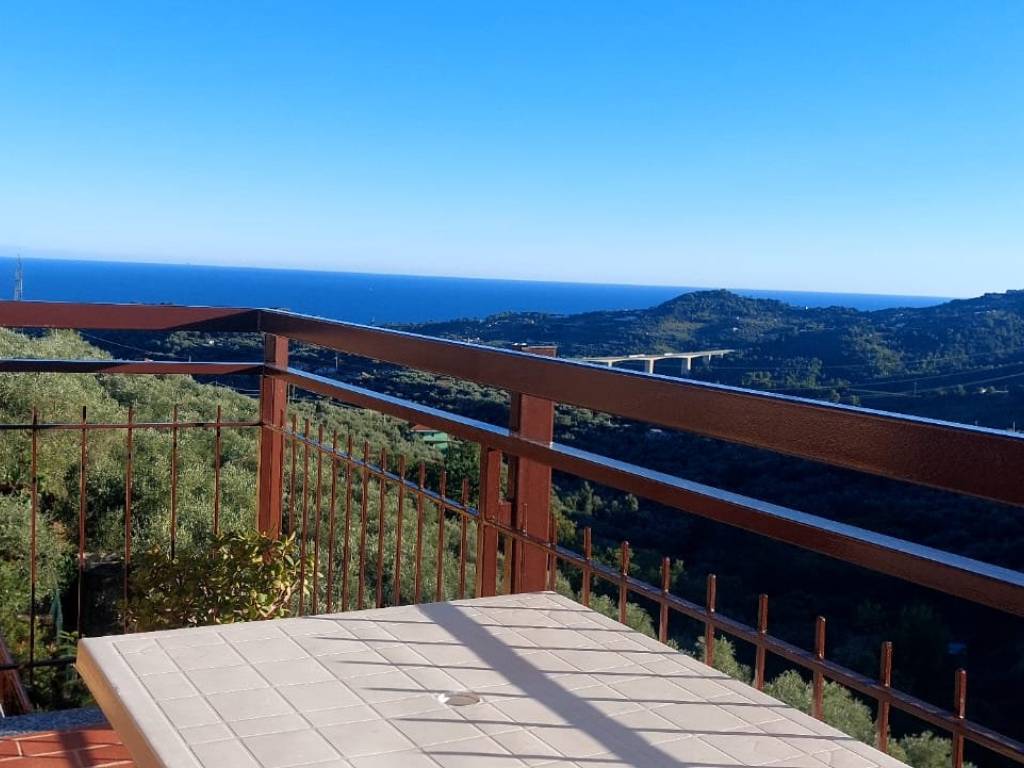 appartamento in vendita a Civezza